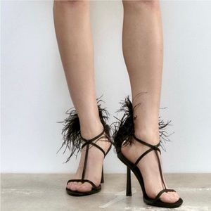 Zara high heels, thin straps, and feathered at the back, 3.9 inches (10cm)